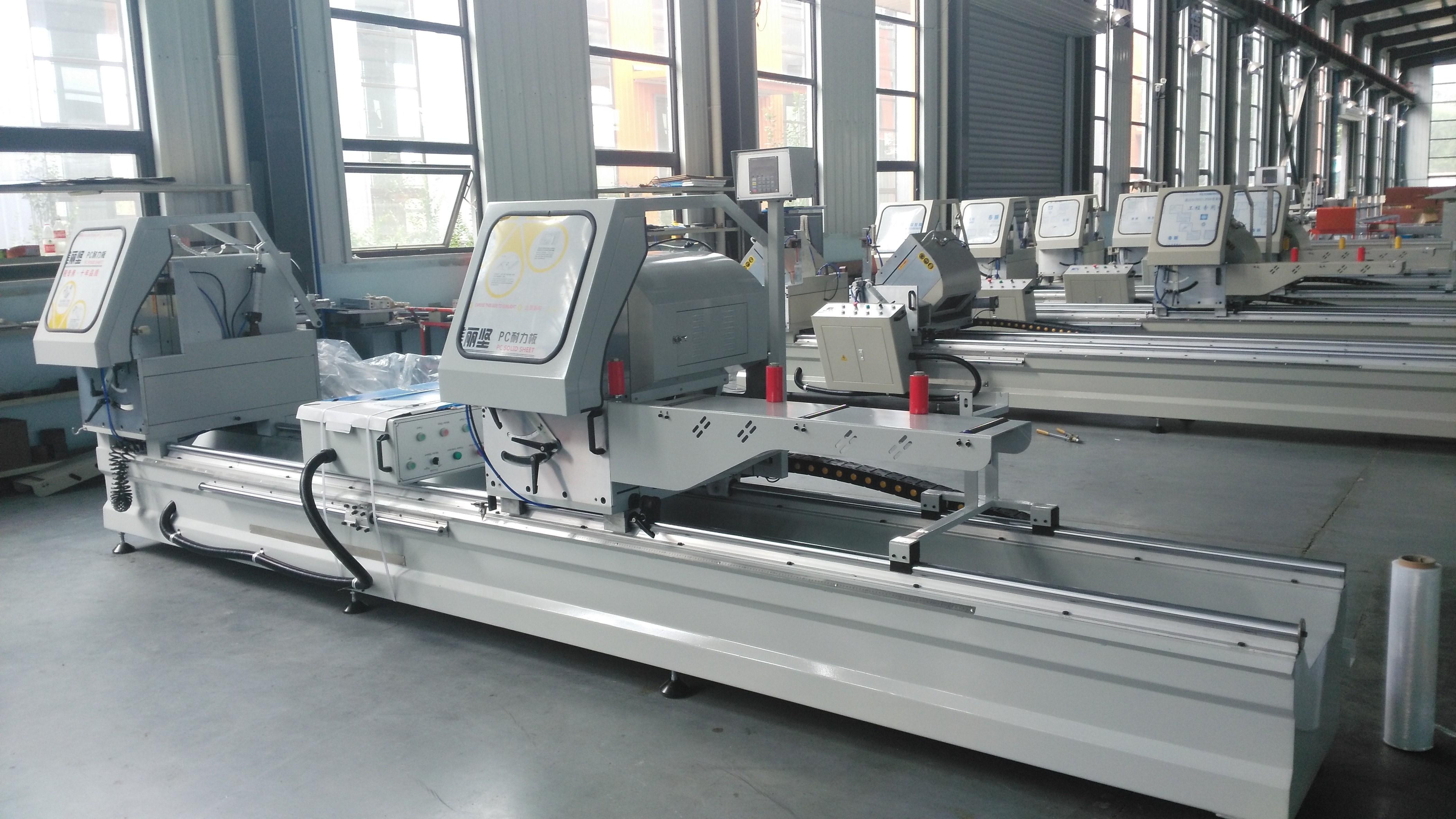 High quality cutting/precision double head saw/aluminium best price cutting/window cutting saw/two head cutter