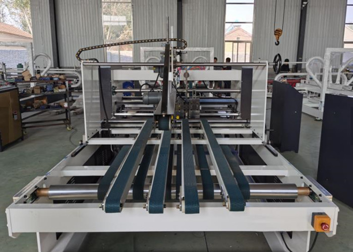 PLC Program Control Carton Folding Gluing Machine Adjusted Conveniently