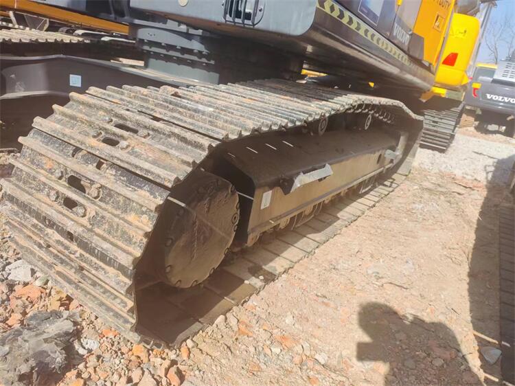 Volvo240 24TON Crawler Excavator with 1.2M³ Bucket Capacity and Wonderful Condition