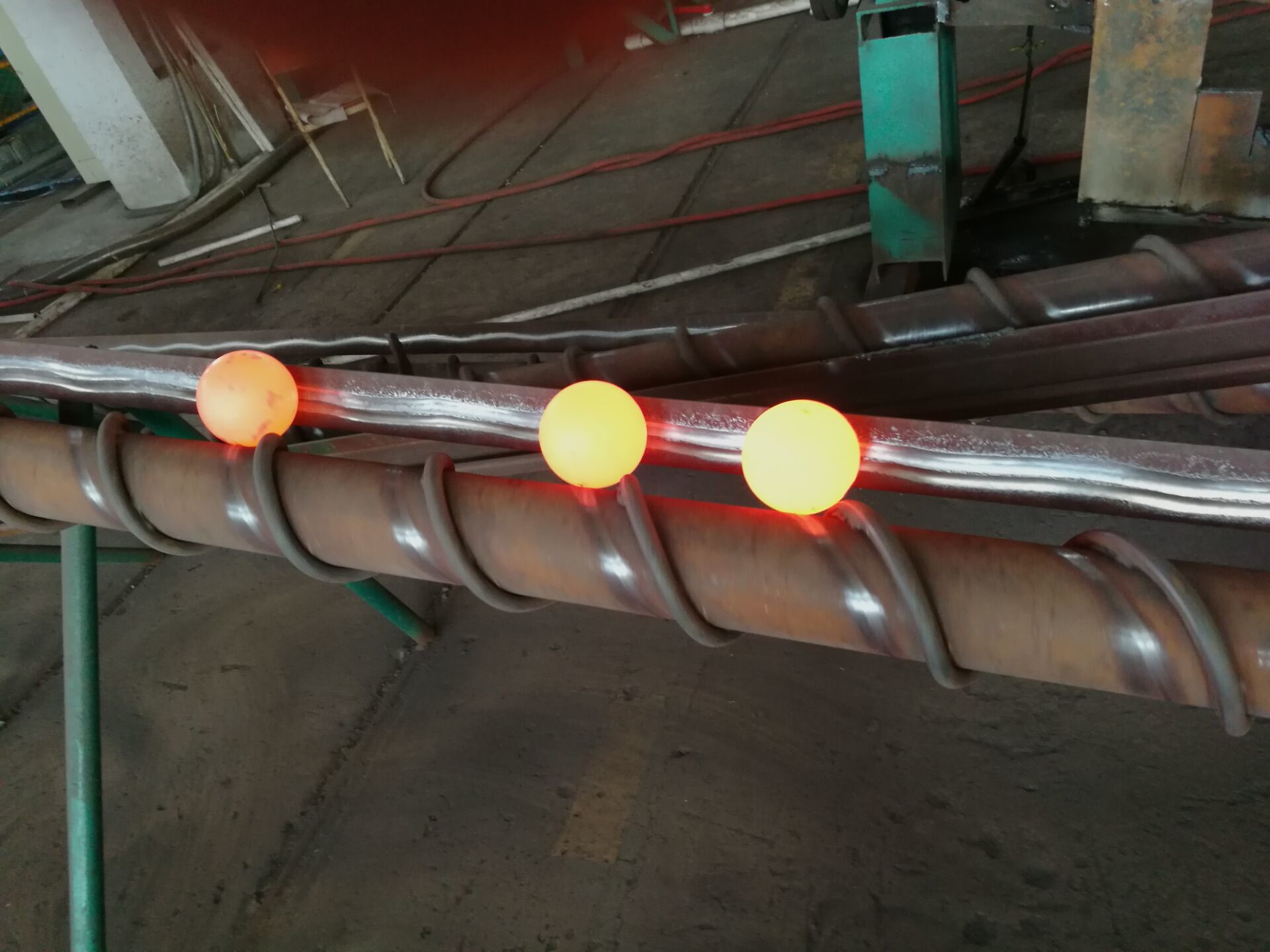 65Mn Forged Grinding Balls Rolling High Hardness Ball Without Crushing