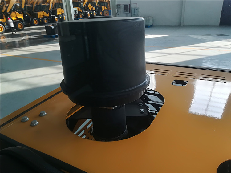 Overall Weight 3400kg SNSC Front End Loader 2 Ton With 6 Months Bucket Attachment