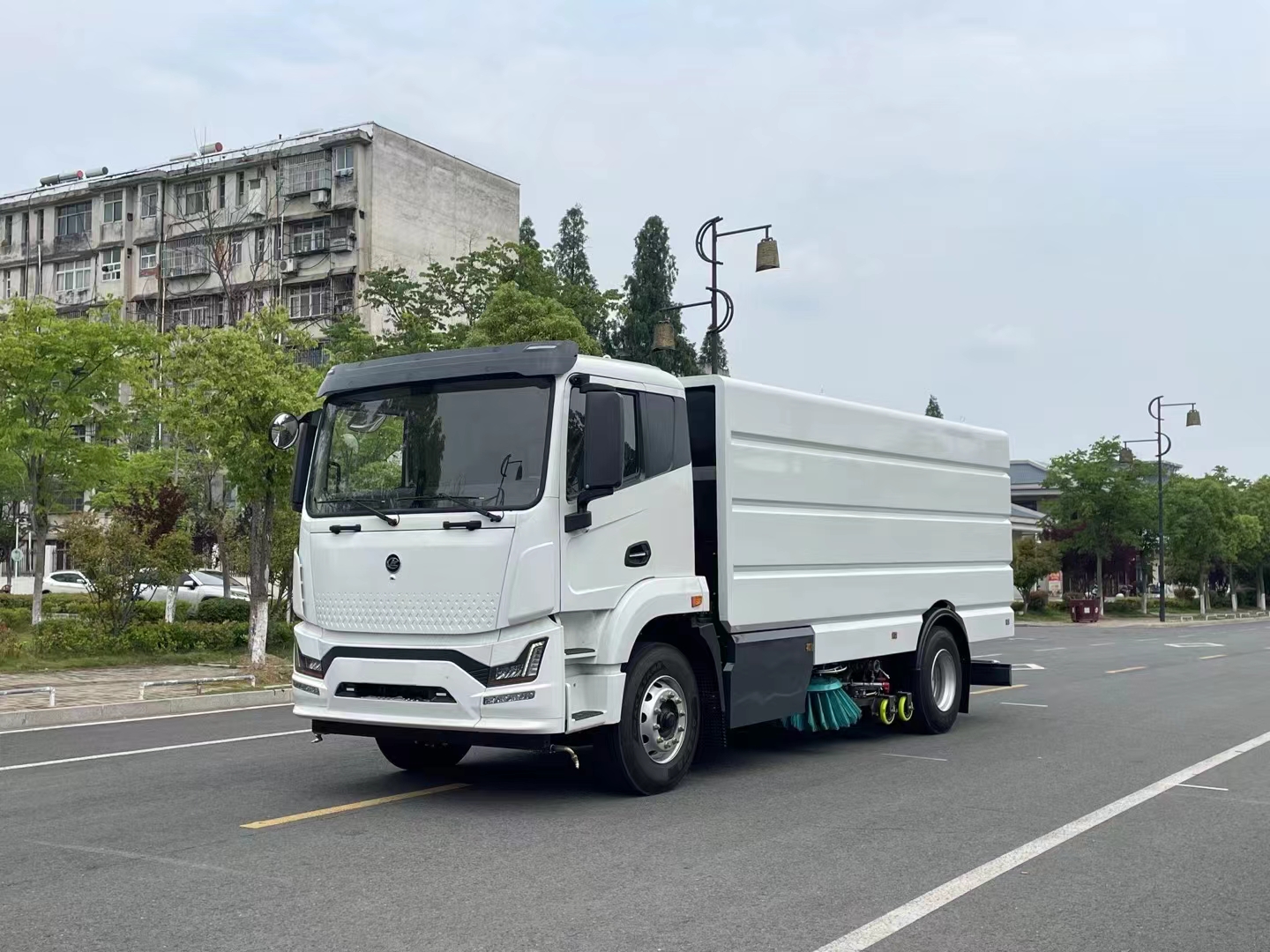 The Factory Supplies Efficient and Intelligent Vacuum Electric Street Cleaning Vehicles for Urban Outdoor Road Cleaning