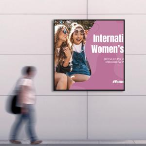 33.2 Inch Square LCD Digital Signage with 1920x1920 Resolution