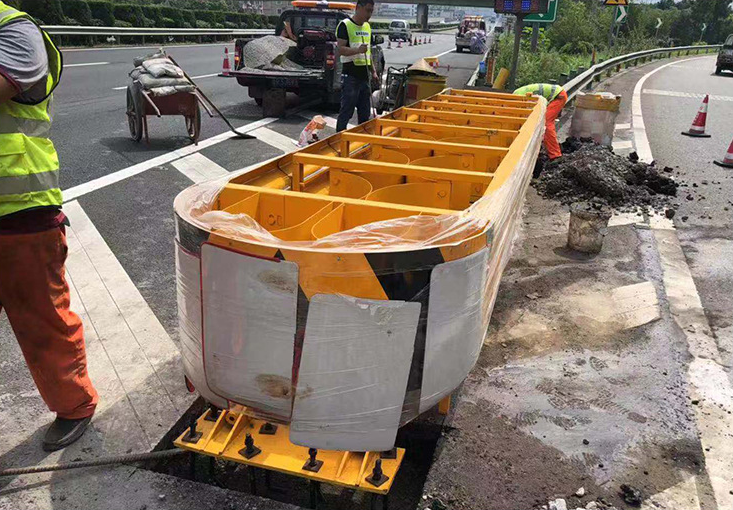 Highway Guardrail And Accessories Anti Corrosion Roadway Safety