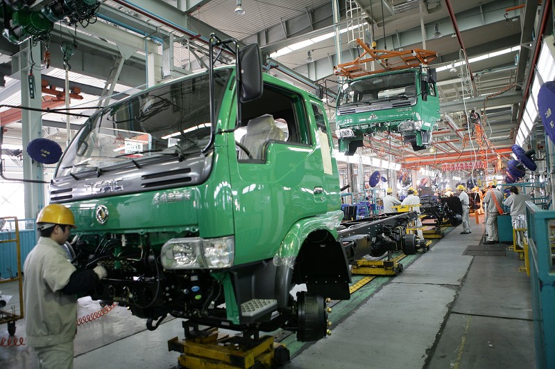 Euro3 375HP DONGFENG Cummins RHD Camión EQ1250AY 6x4 Cargo Truck