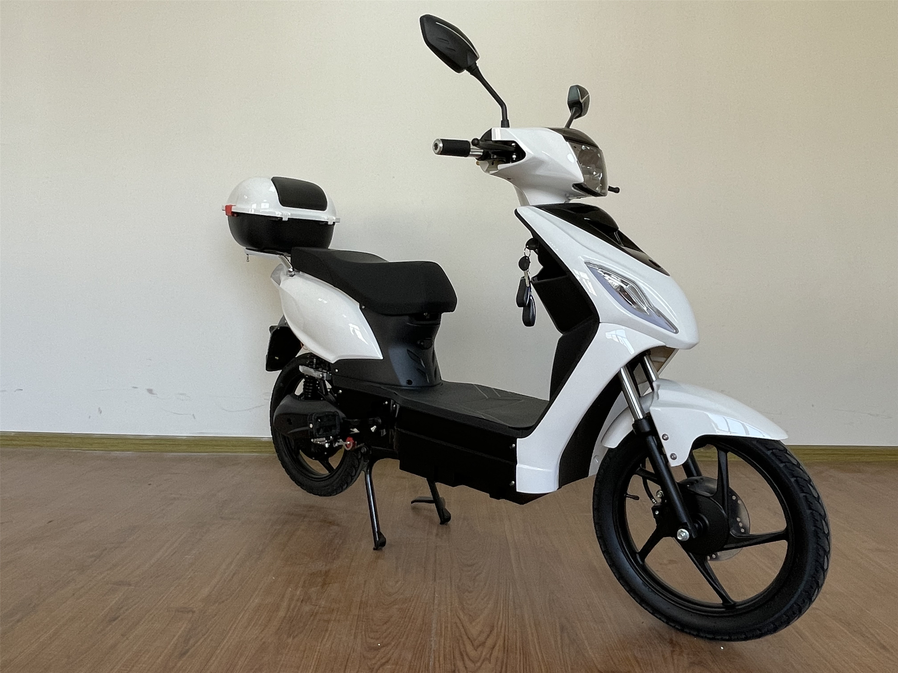 Switzerland Hot Selling 48V 500W Electric Pedal Mopeds Big Wheel 18 Inch Pedal Assist Electric Scooter With Lithium Battery