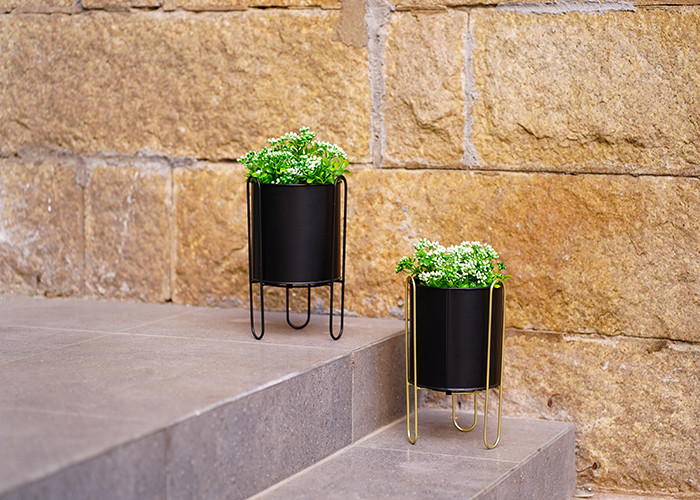 Exquisite Metal Yard Ornaments Decorations Indoor / Outdoor Garden Pot