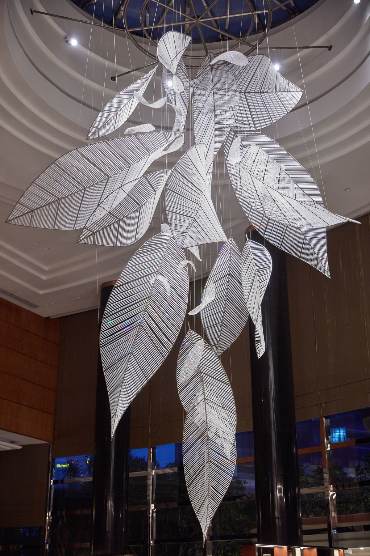 Luxury Contemporary Custom Chandeliers Crystal Palm Leaf Chandelier