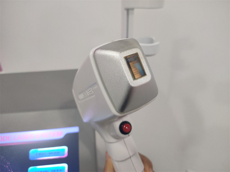 Professional 808nm Diode Laser Hair Removal Machine Oem Odm Permanent