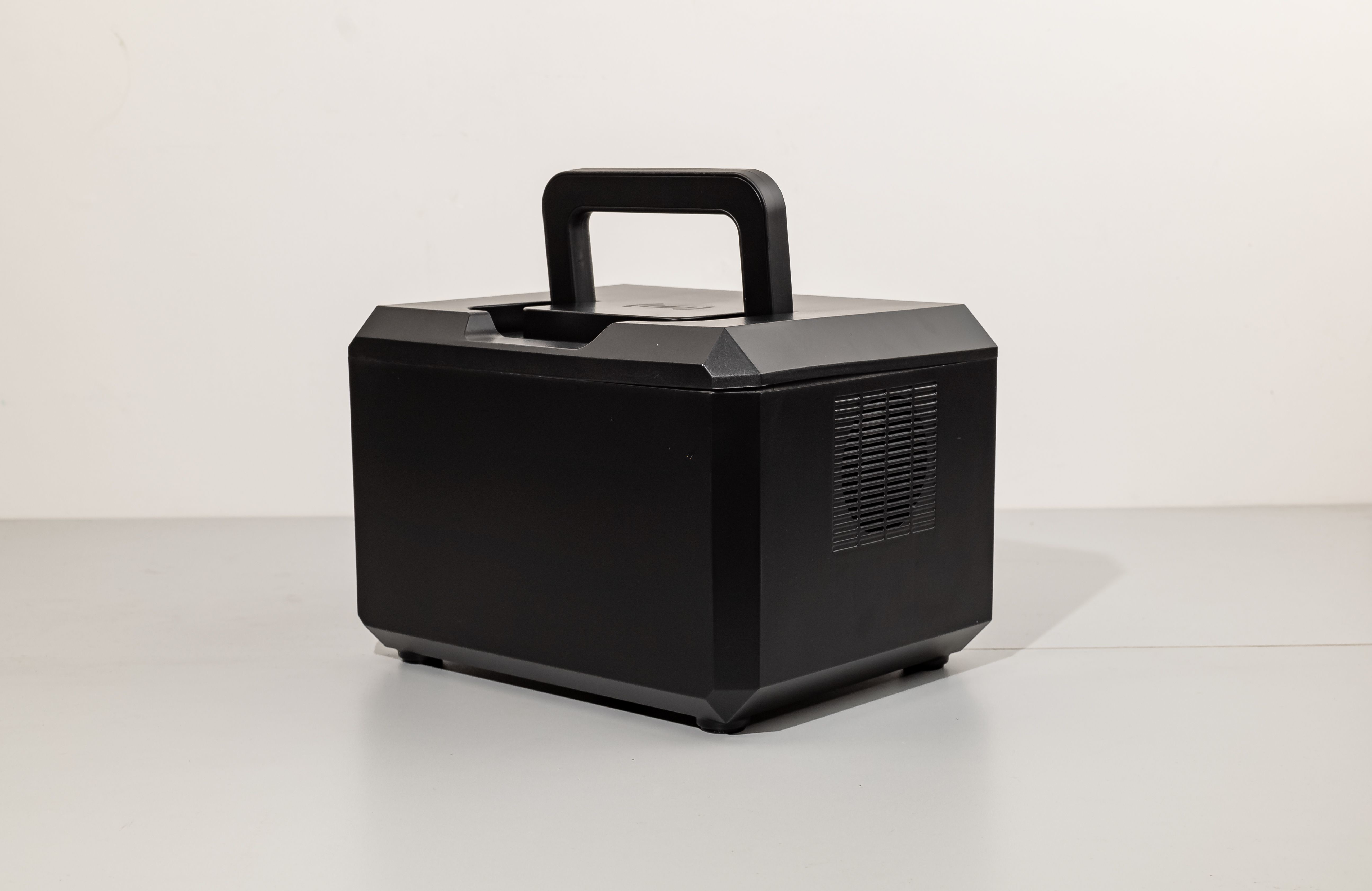 IP65 Longer Cycle Life Eco Flow Replacement Portable Power Generator With BMS For Home Backup System