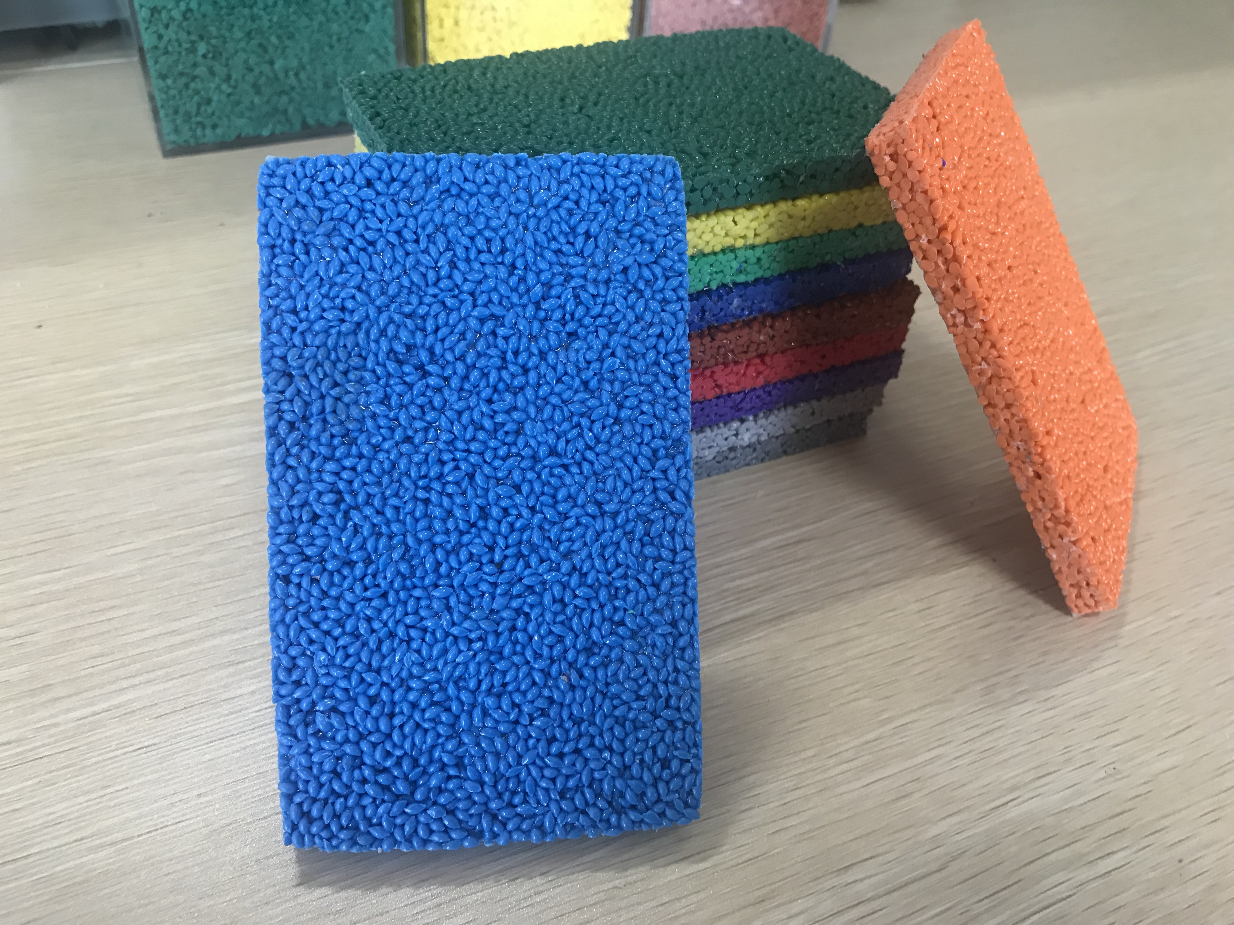 Certified by IAAF & SGS / Color Long-lasting / odorless / Rice shape