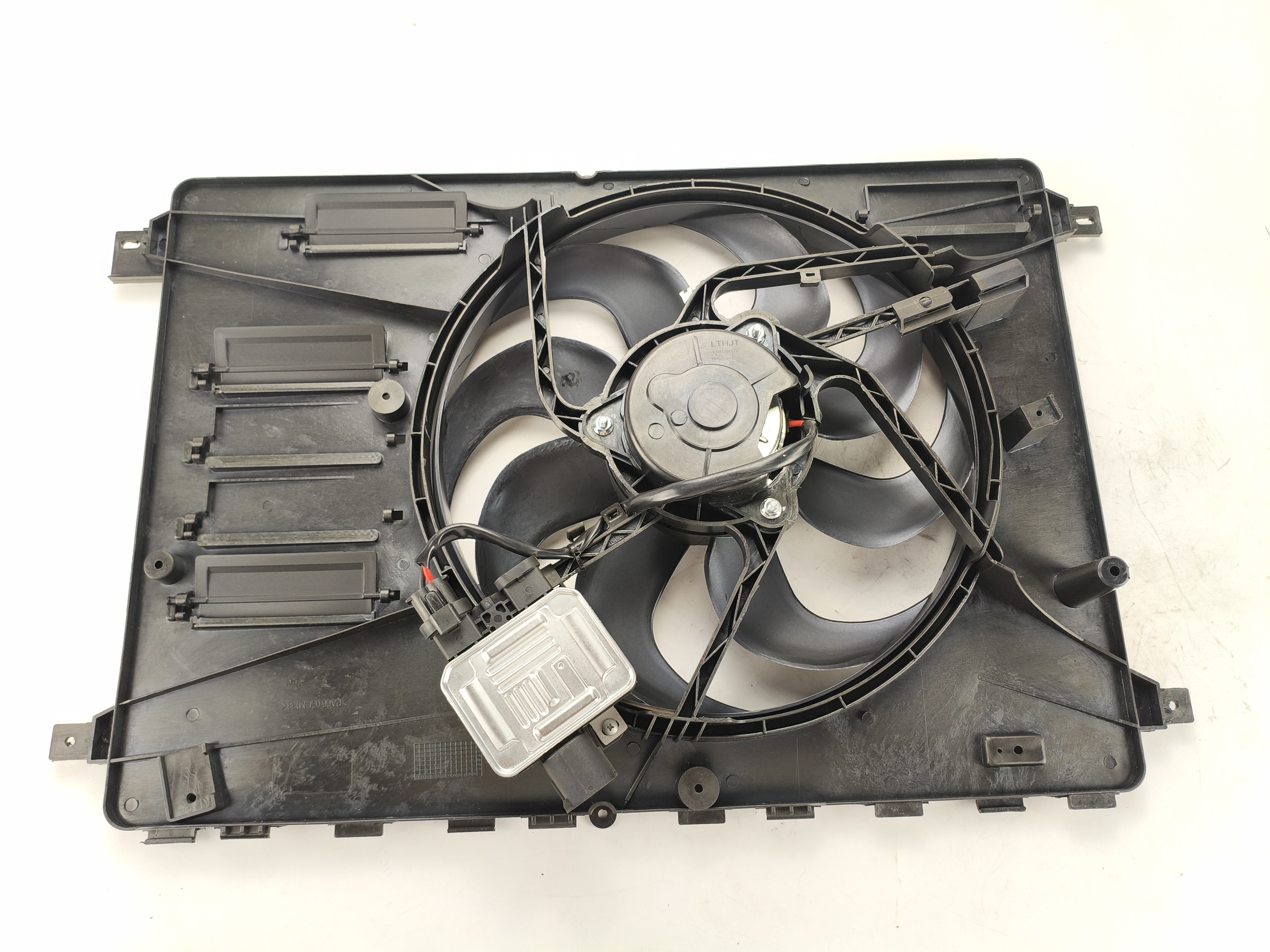 OE 31686806 31293778 31368867 Car Electrical Radiator Fan Control Unit AC Cooling Radiator Fan Cooling Fan For Volvo