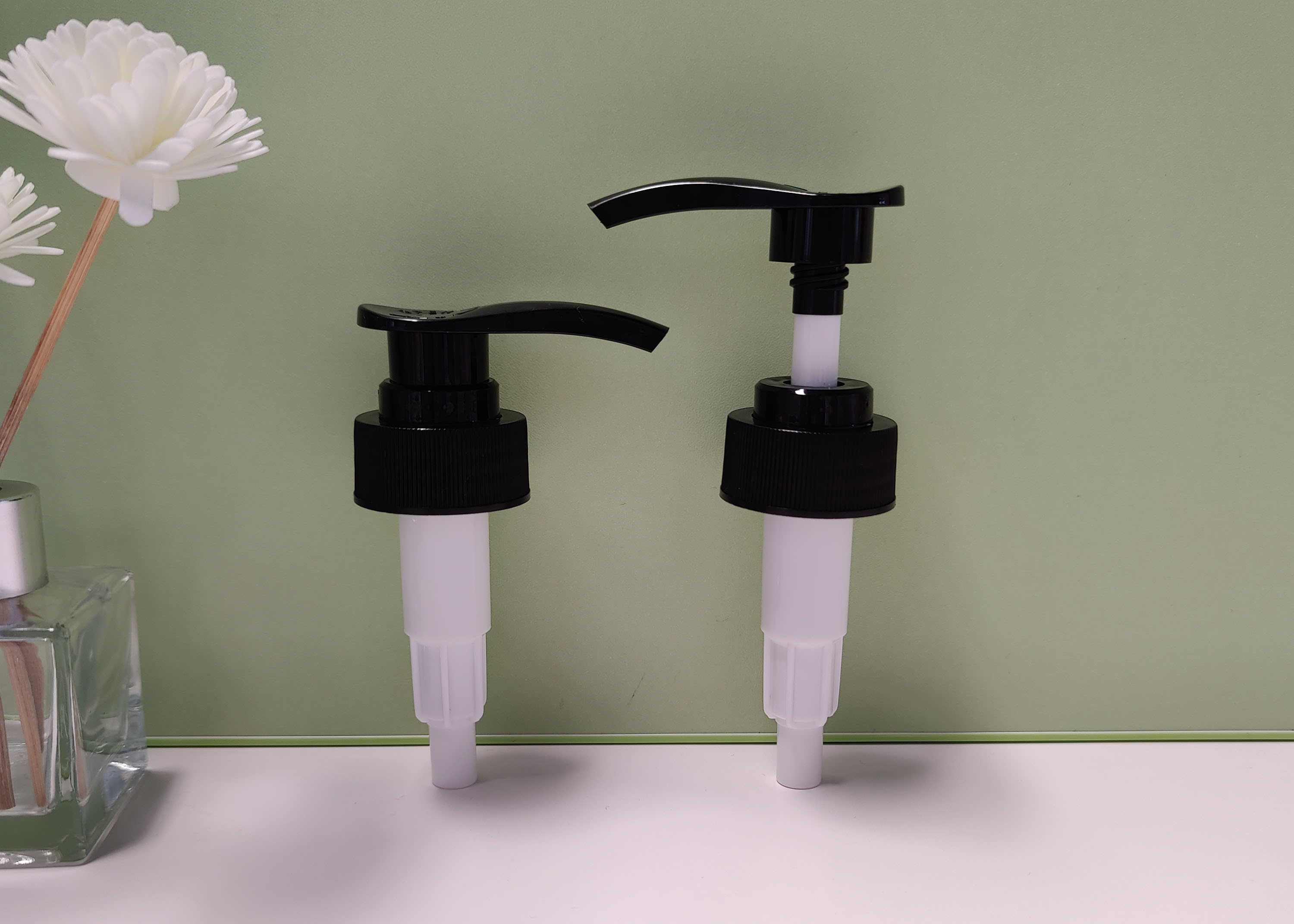 33mm Plastic Liquid 4cc Output Hand Dispenser Pump