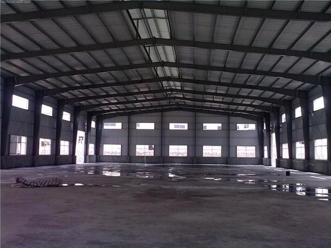 Robust Prefab Steel Warehouse With Rolling Door