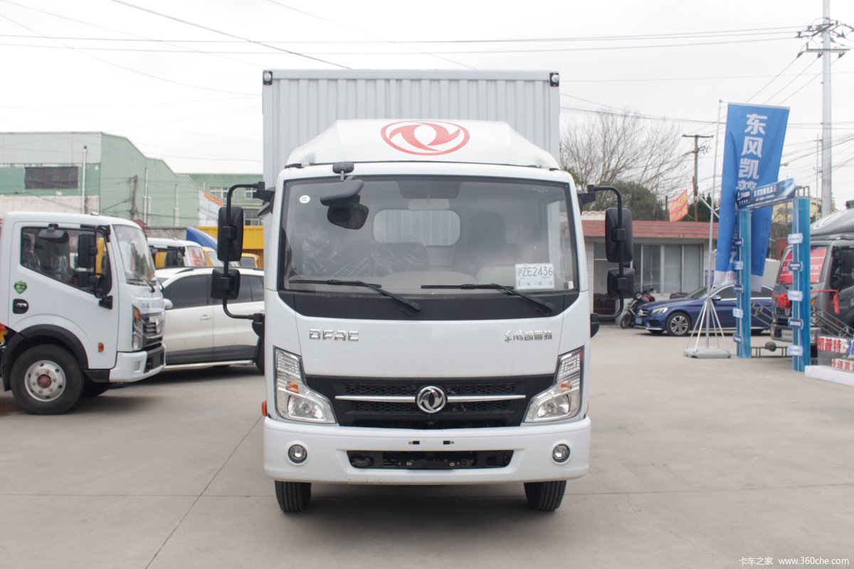 5000kg Gross Vehicle Weight Dongfeng Single Row 4X2 Van Truck