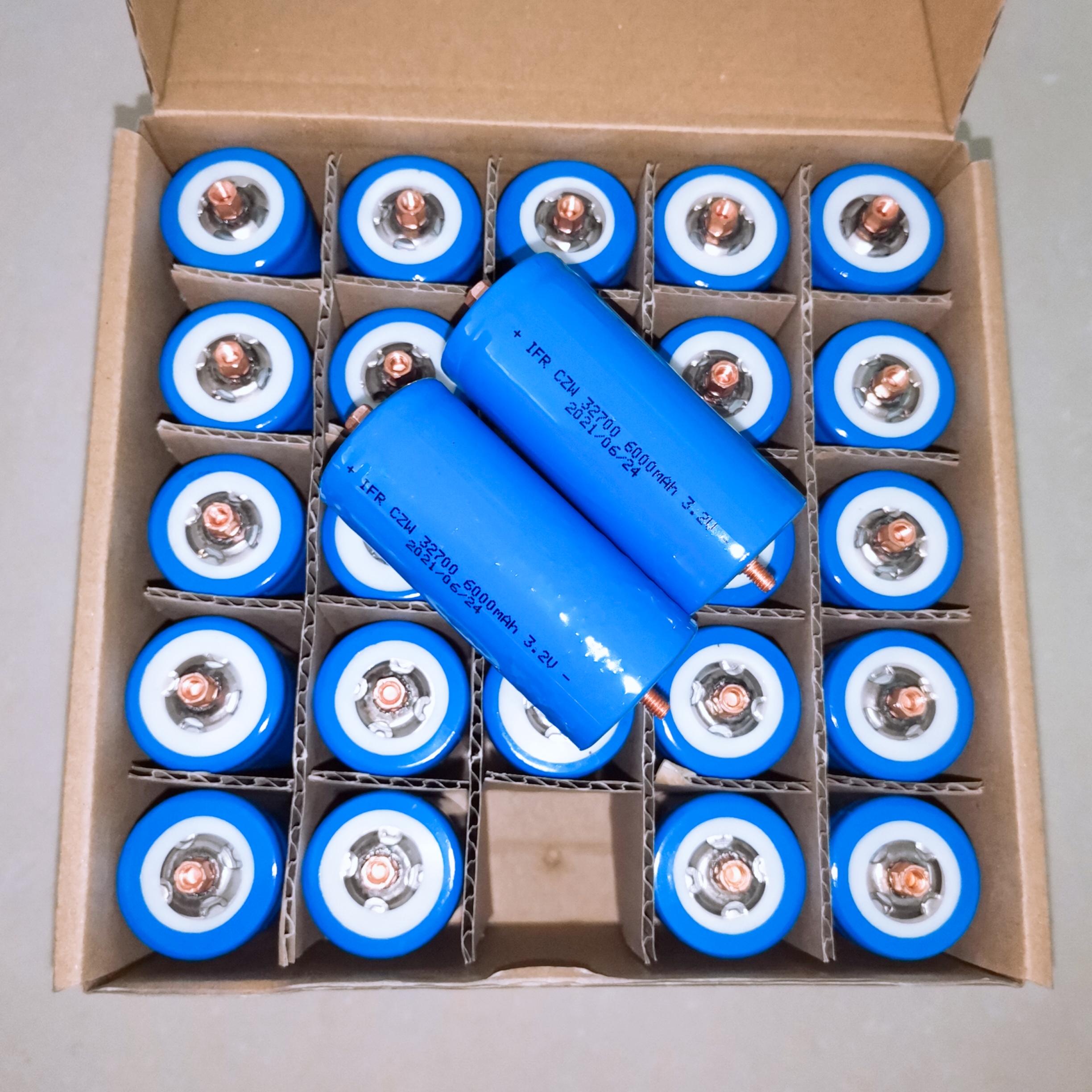 2000 Cycle 32700 Lithium Battery 32650 Lifepo4 Battery 6000Mah 3.2 V
