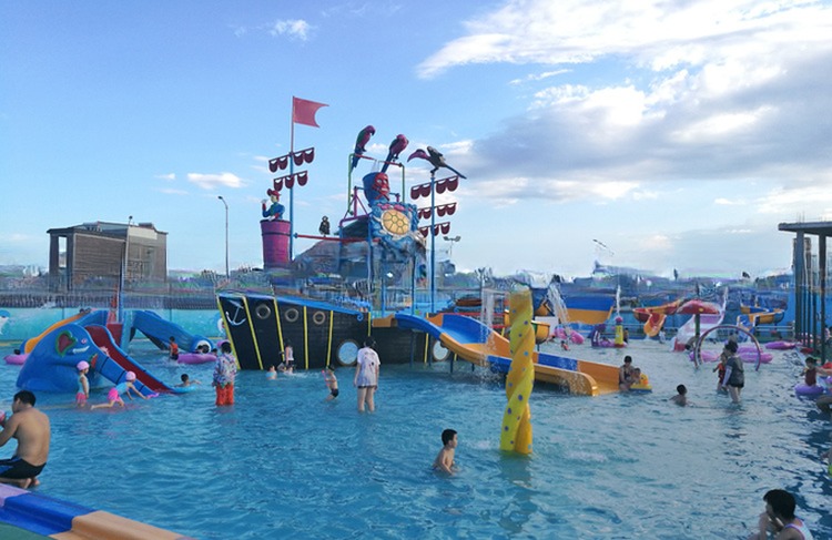 Customized Water Park with Colorful Water Rides Equipment