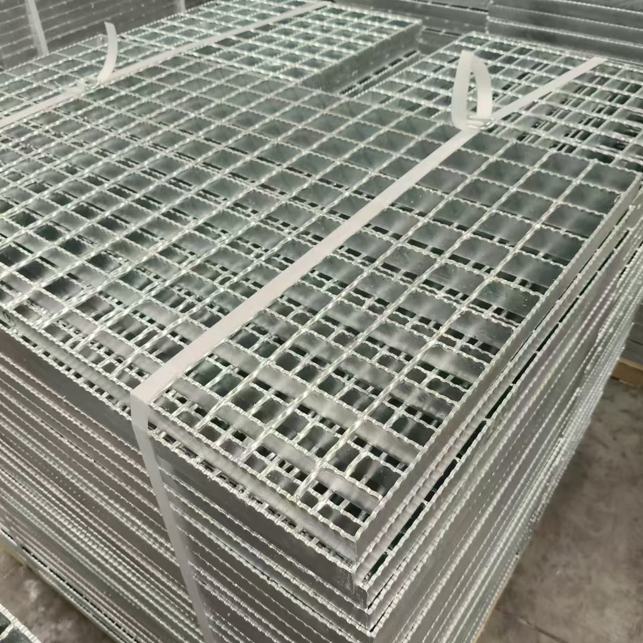 Composite Steel Grating, Superior Comprehensive Performance