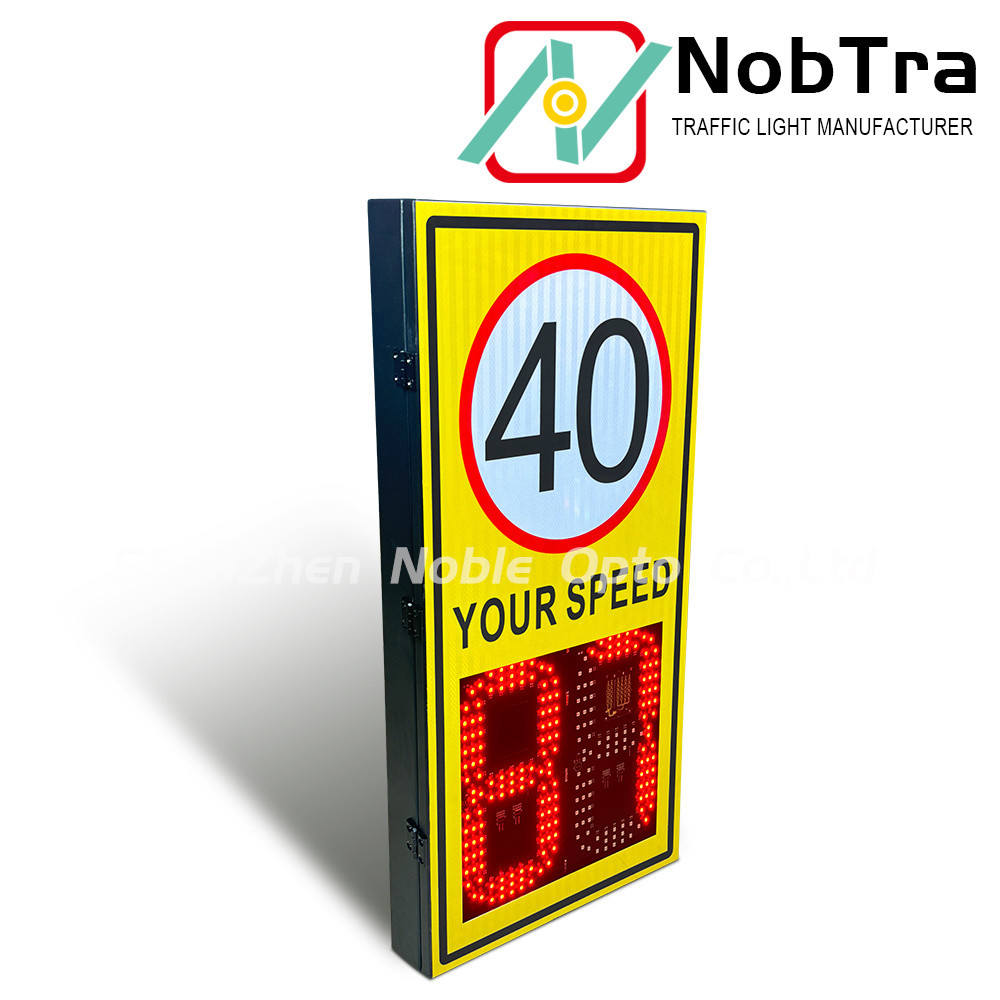 Pole Or Trailer Mount Solar Powered Radar Speed Signs with W Waveform Detects Moving Vehicles and 140 Pcs LED Quantities