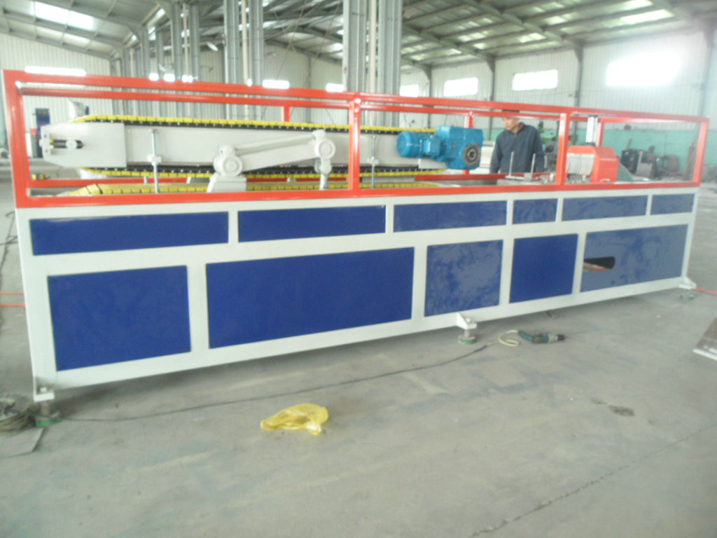 High Efficient WPC Profile Production Line PVC Profile Extrusion Machine / Wood Plastic Profile Production Line