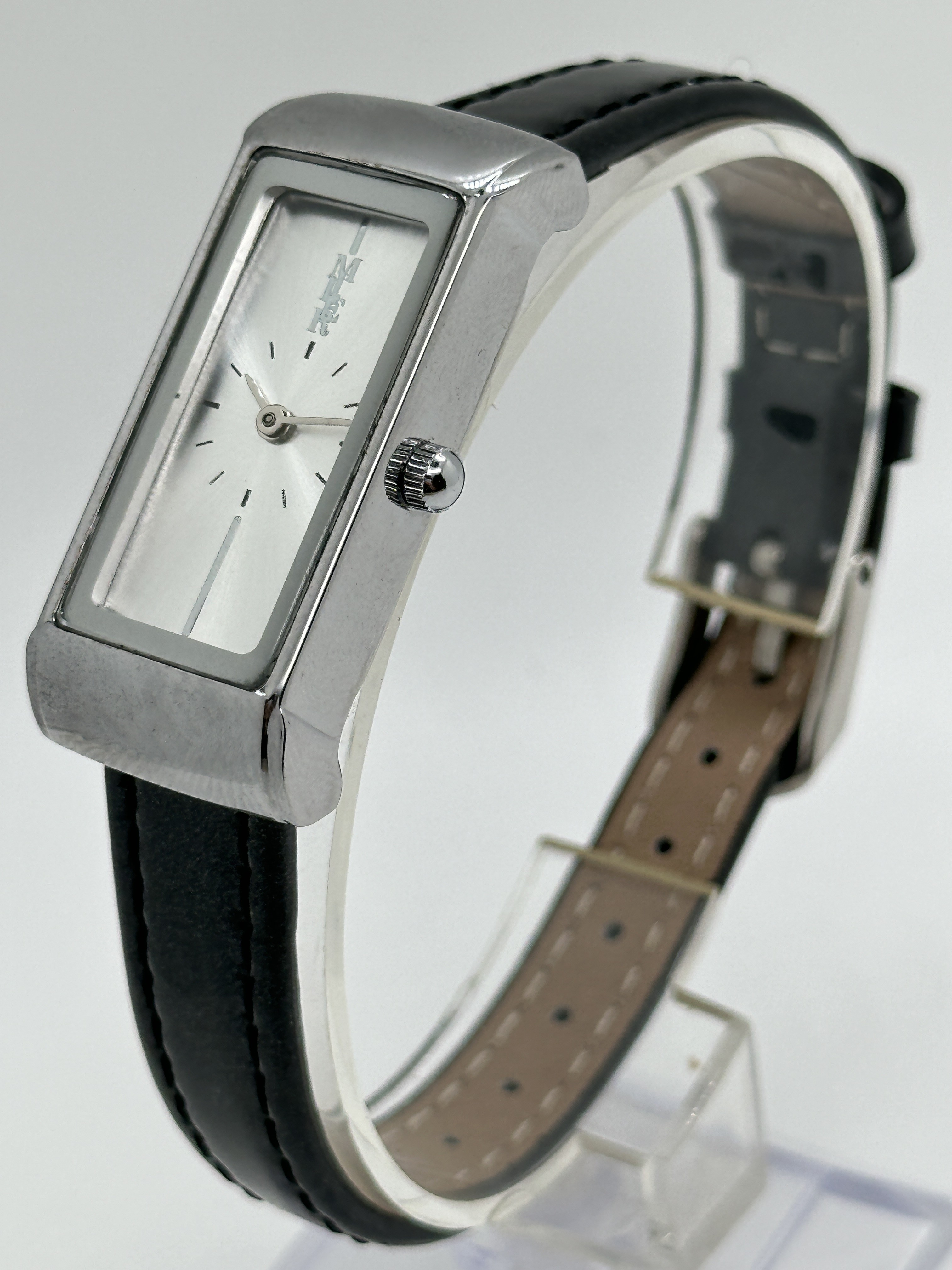 Quartz Watch Sports Wrist Watch with Comfortable Leather Band
