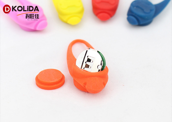 Durable Safety Pendant Blinker Paw Shaped Dog LED Light Red / Green / Blue