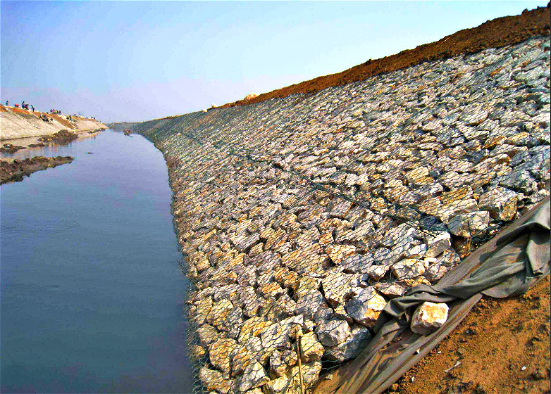 Hexagonal Gabion Fence System For Soil Protection