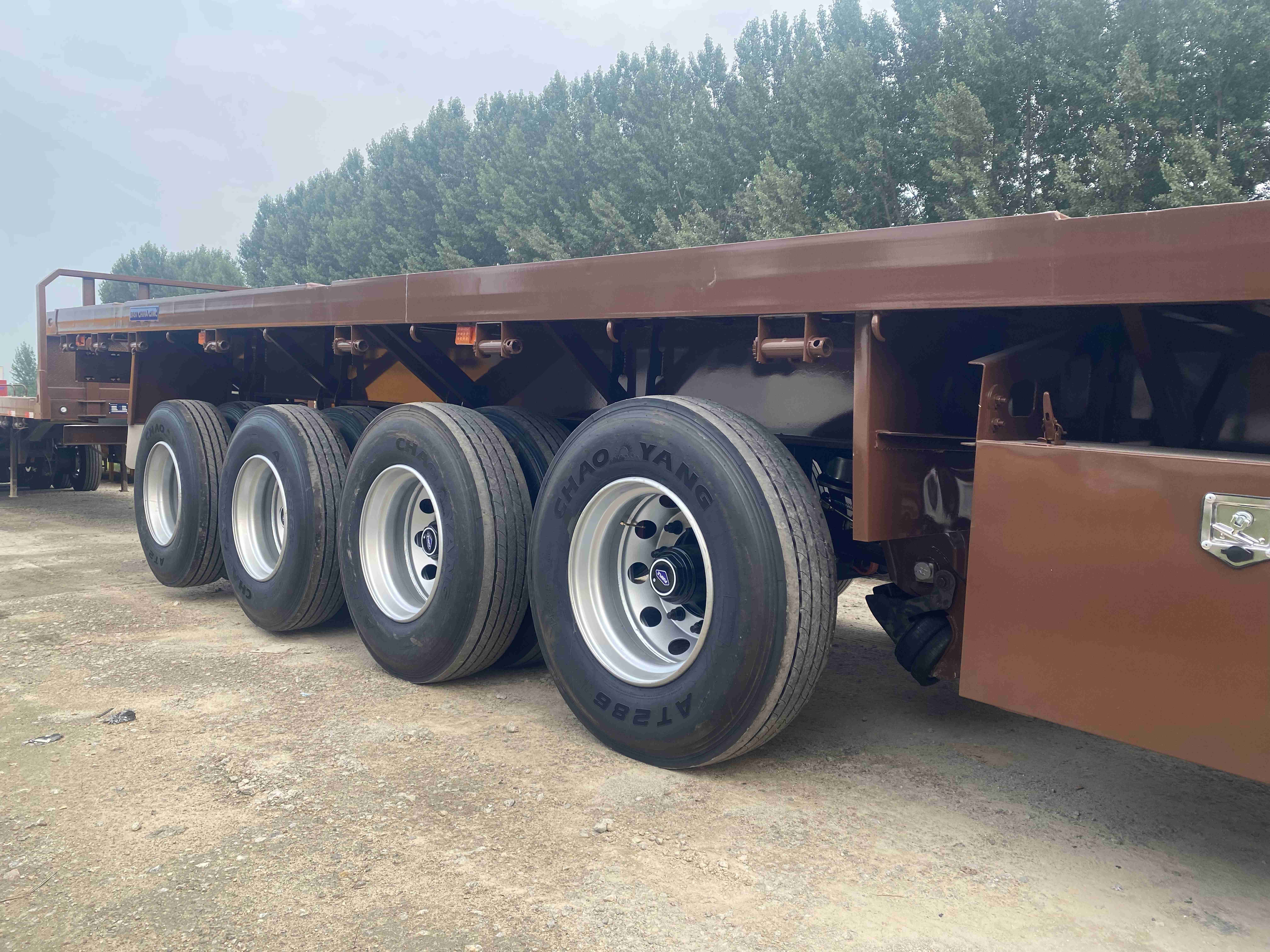 Transport Container Flatbed Semi-trailer 4-axle 100 Ton Flatbed Truck Trailer Wholesale Customization