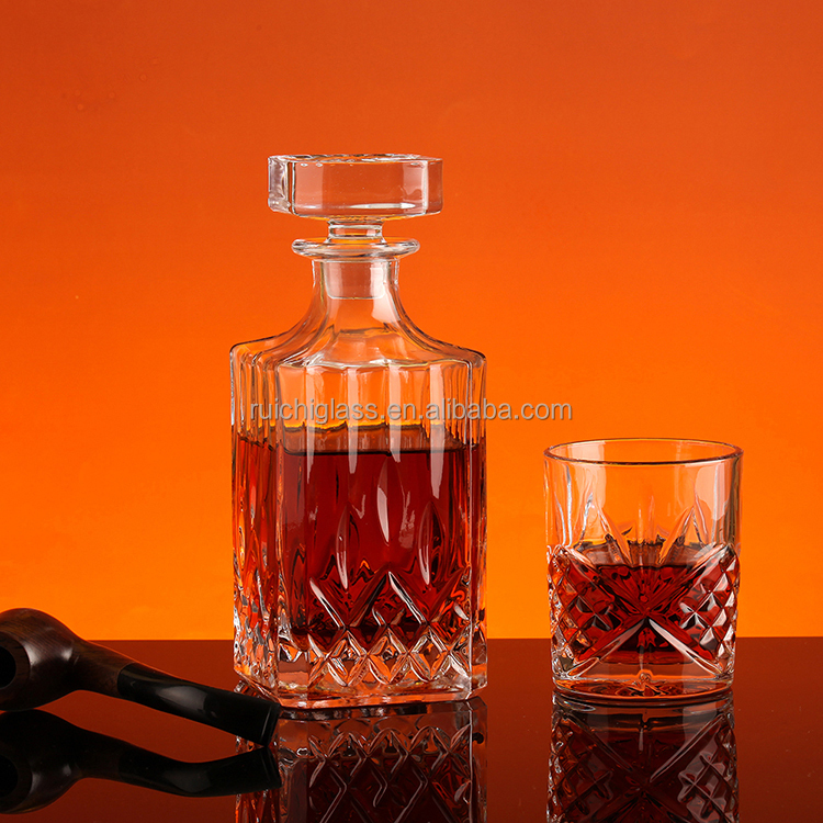 Customize Sealing Type Super Flint 70cl 75cl Empty Whisky Glass Bottle for Products