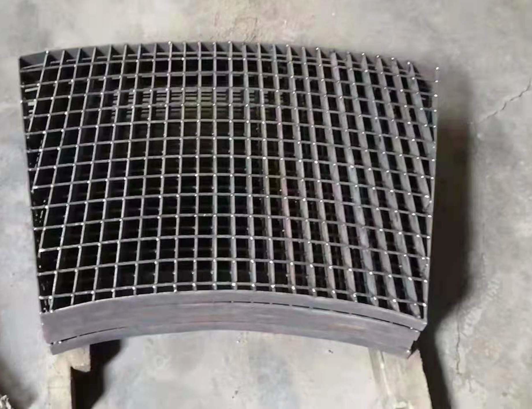 Carbon Steel Dense Grated Metal Sheet 20mm 60mm Metal Grid Flooring
