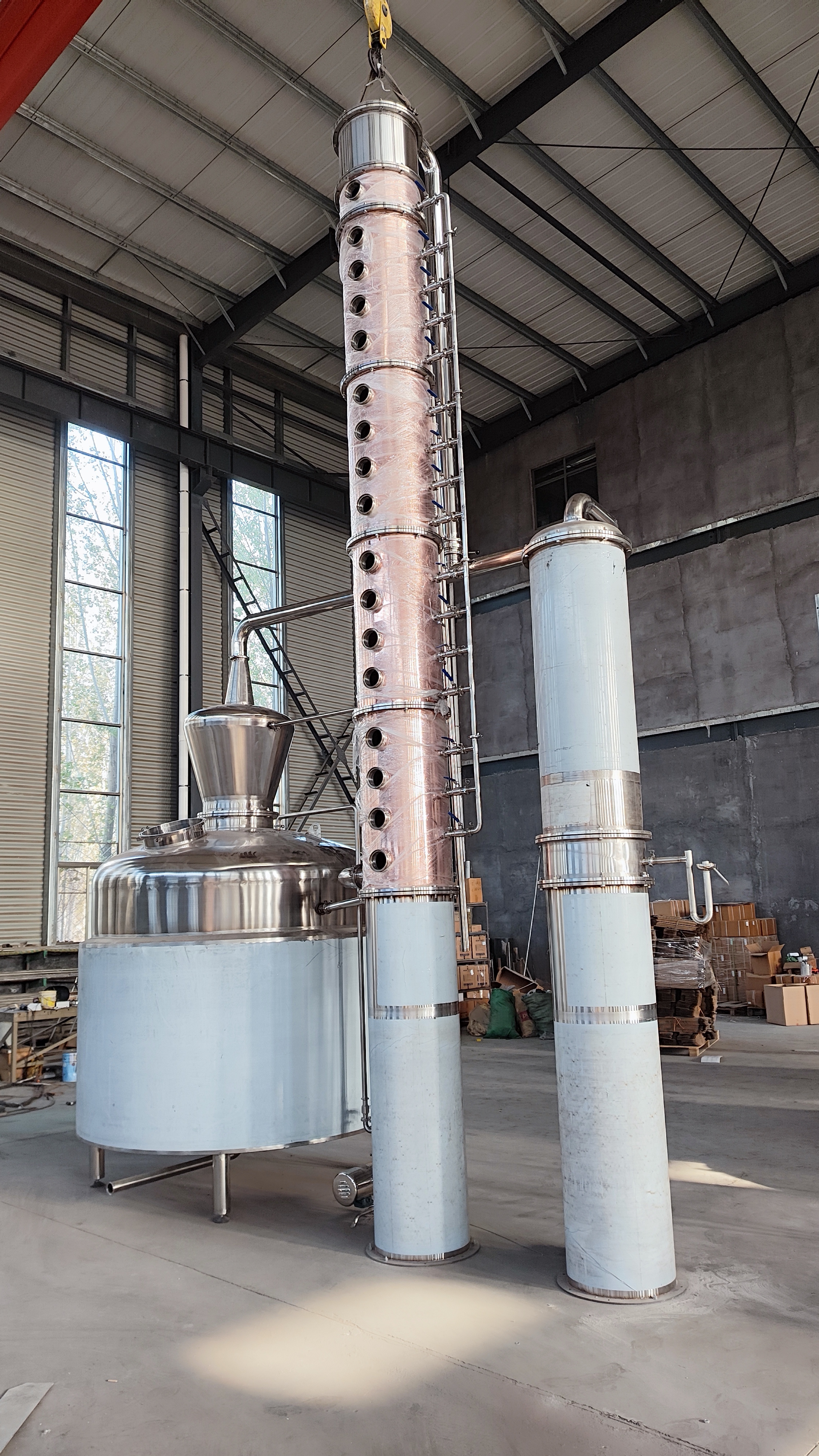 GHO 3000 KG Stainless and Copper 2000L Vodka or Whiskey Distillation Equipment with 1