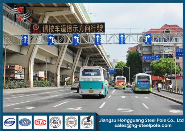 RAL Powder Coating Telescopic Traffic Lighting Post Single Arms For Crossing