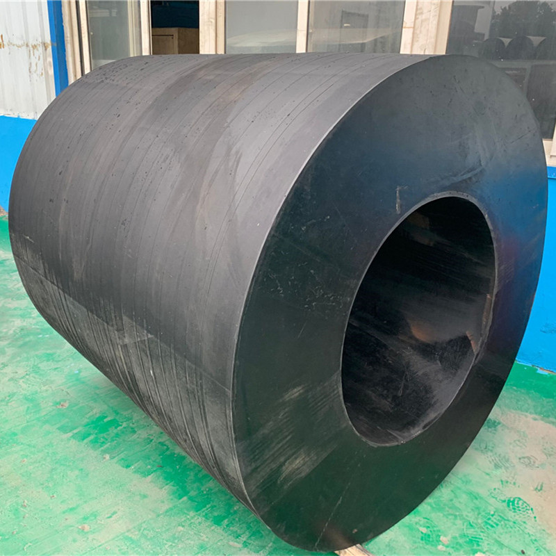 Bulk Cargo Berths Tug Boat Fenders Boat Mooring Fenders Customized Size