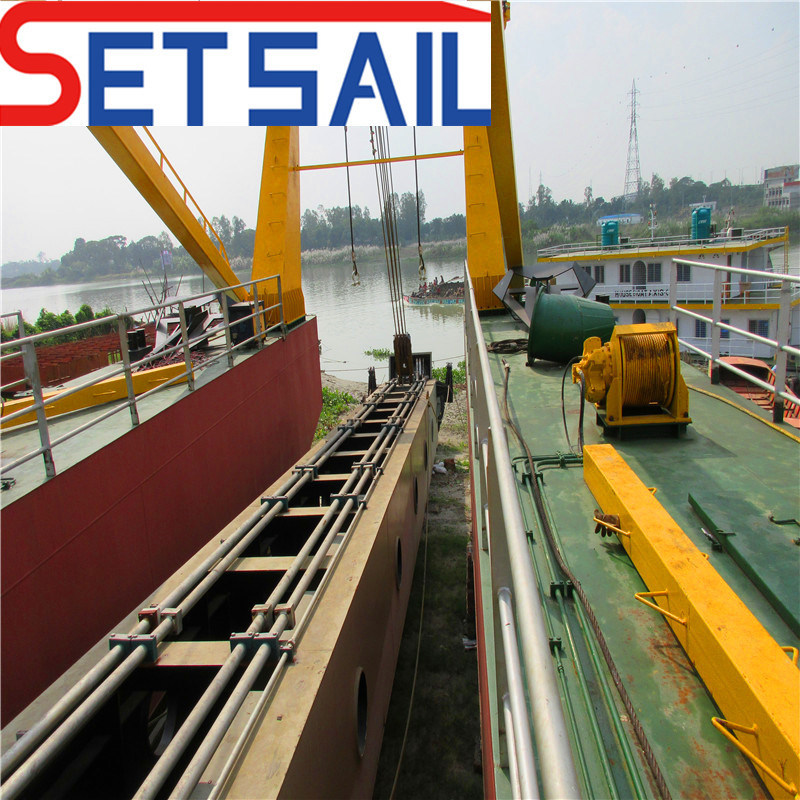 Water Flow 9000m3 Hydraulic Diesel Engine Cutter Suction Dredger