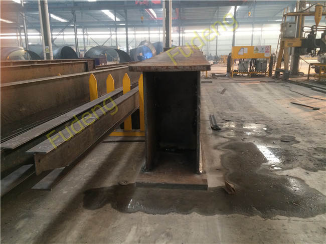 Transport Heavy Large Machine Low Flatbed Trailer , 45 Ton - 55 Ton Low Bed Trailer