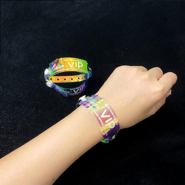 Supplier Wholesale Waterproof Shiny Wristband Custom Logo Promotional Gift Event