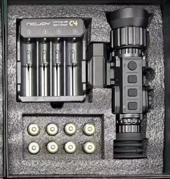 Quality FW-ZN Highly Sensitive Thermal Imaging Monocular with Uncooled Microbolometer Sensor and 1500m Detection Range Featuring 35mm F1.0 Lens for sale