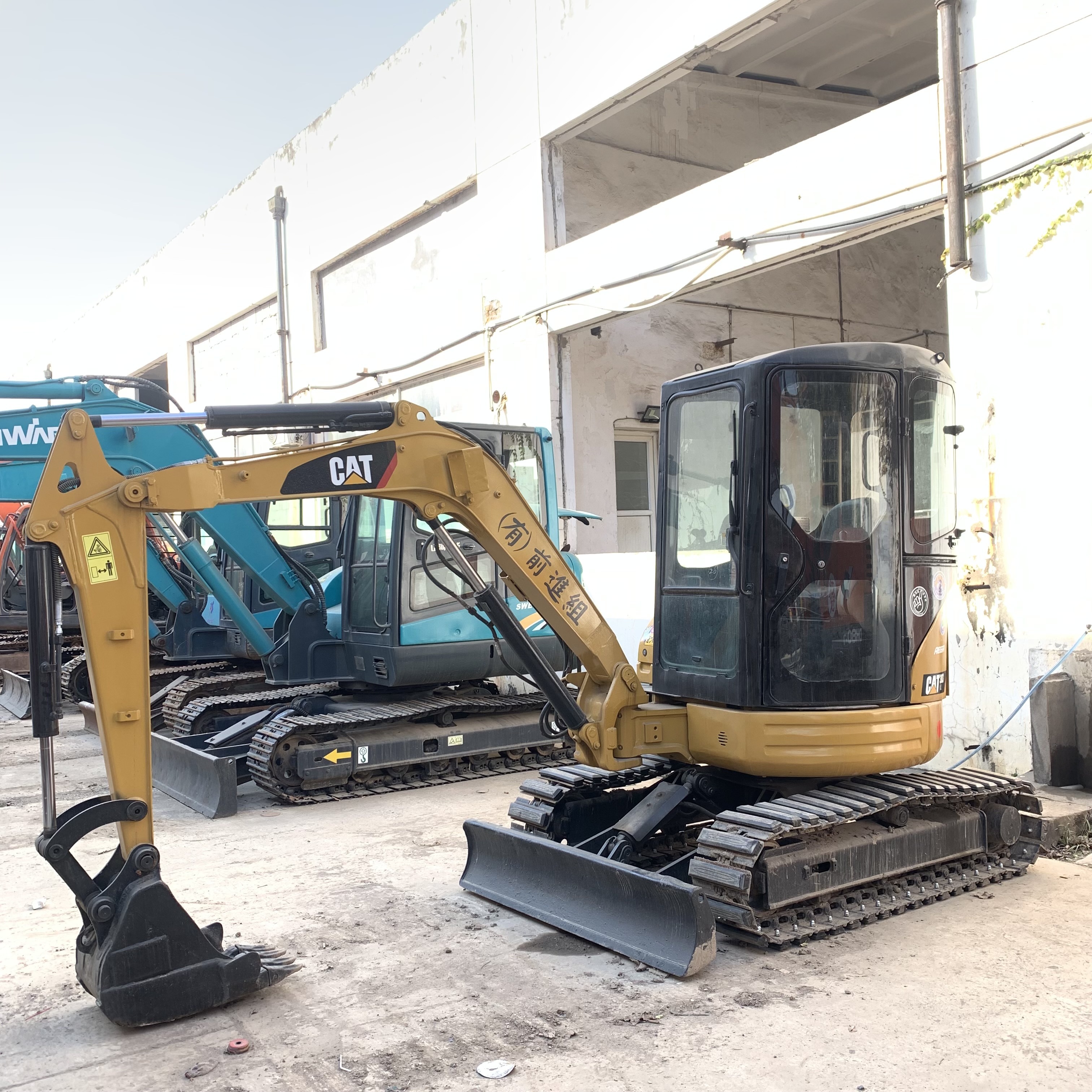 Original Japan CAT303 Used Excavator Cat 305 303 306 Mini Excavator with 23.6KW Power