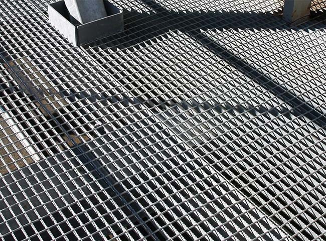 Serrated Welded Steel Grating High Bearing Capacity and High Security for Industrial, Civil and Commercial Buildings