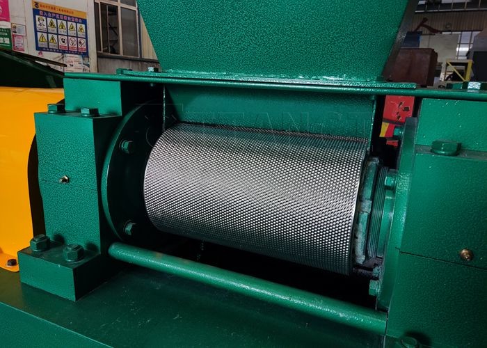 Roller Press Fertilizer Granulator For Dry Powder Granulating Within 2-10mm Size