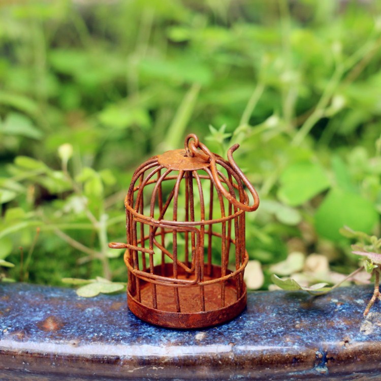 A close-up of the rust color of weathering steel art ornaments