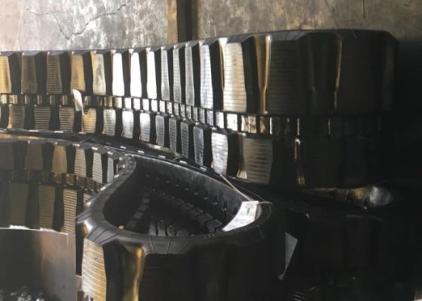 Yanmar Vio45-6b Vio30-6b Excavator Rubber Tracks 400 * 75.5 * 74mm With Low