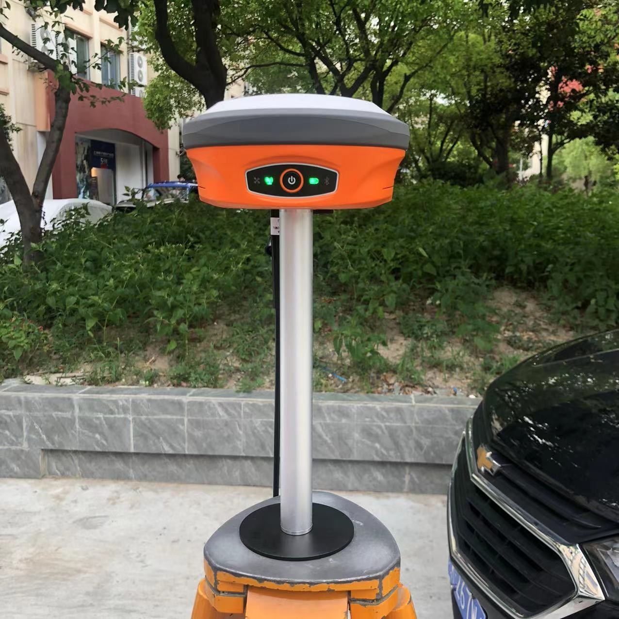 Vibration Resistant GPS 220 Channels RTK Receiver GNSS Base And Rover Qianxun SR3