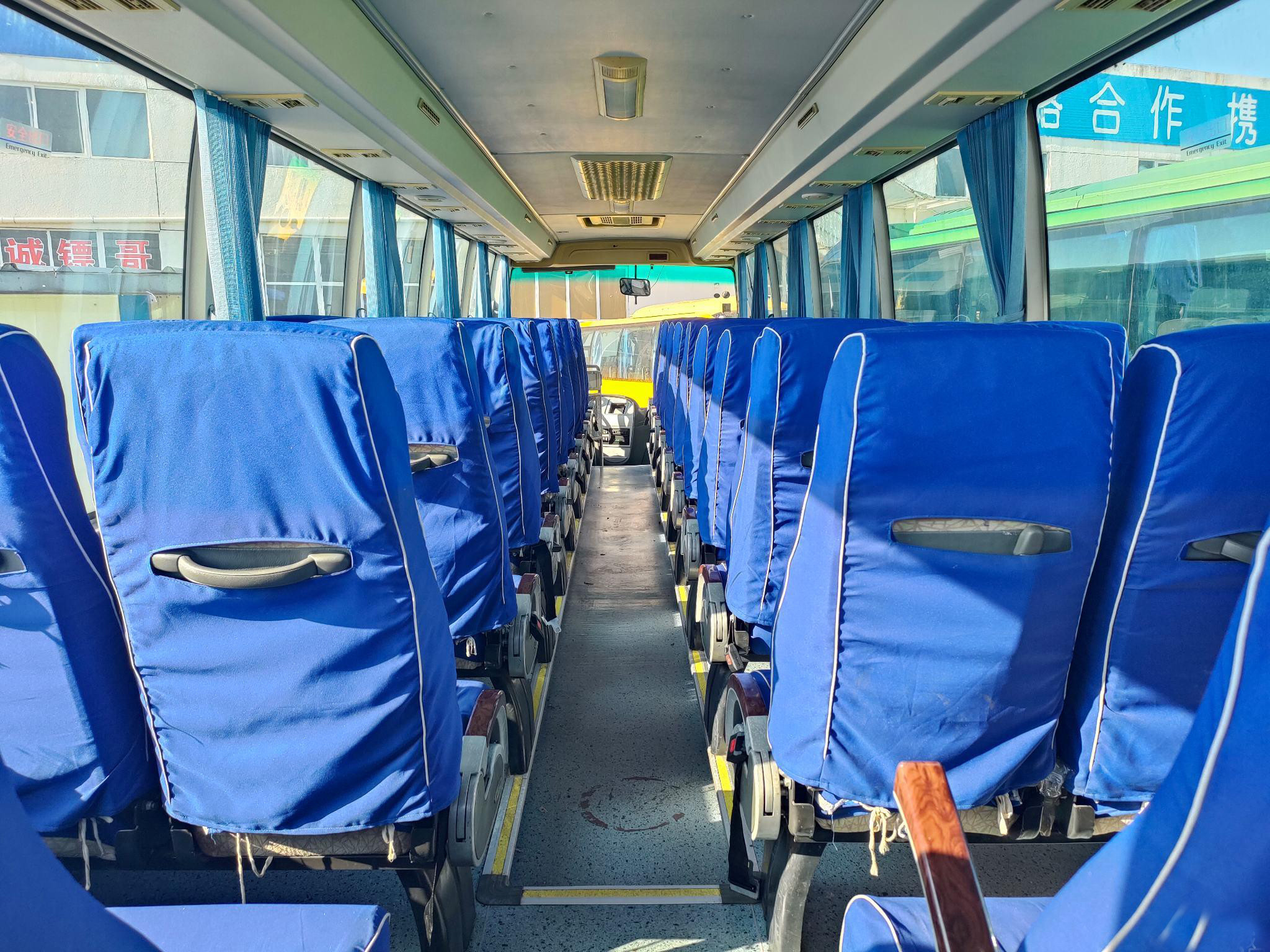 47 Seats Second Hand Bus Kinglong Used Coach City Passenger Commuter 170kw