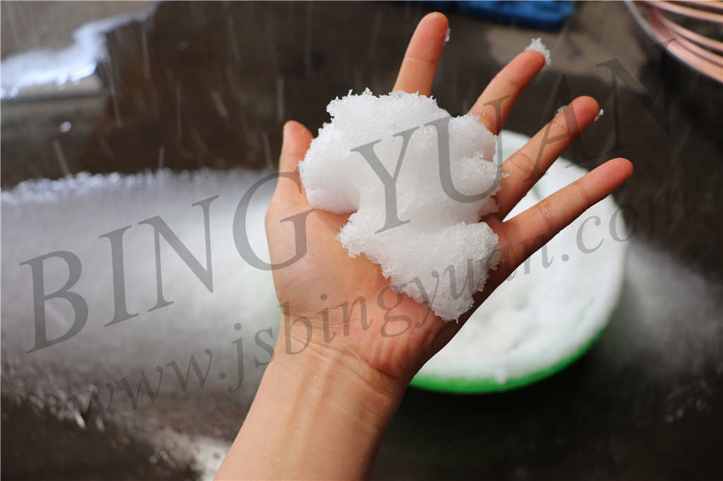 2.5KW 220V 300KG Artificial Snowfall Machine , Indoor Snow Maker