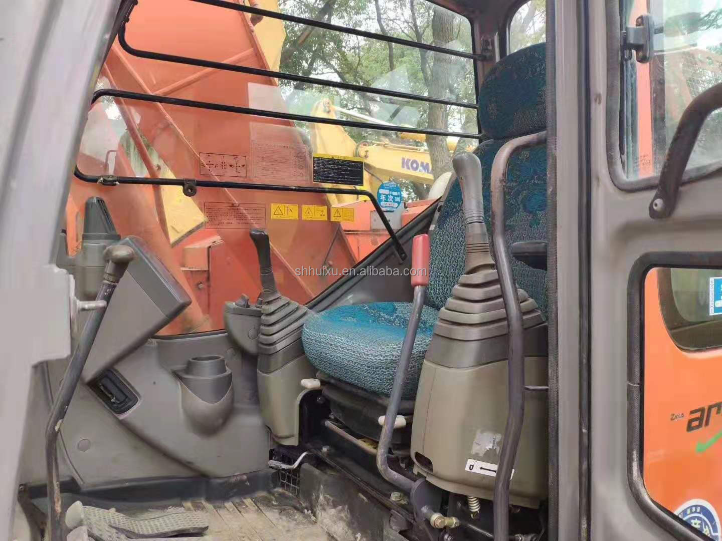 Hitachi in stock Hydraulic Crawler Excavator HITACHI 135 Second hand good condition/Used digging machine Japanese HITACHI 135 for sale