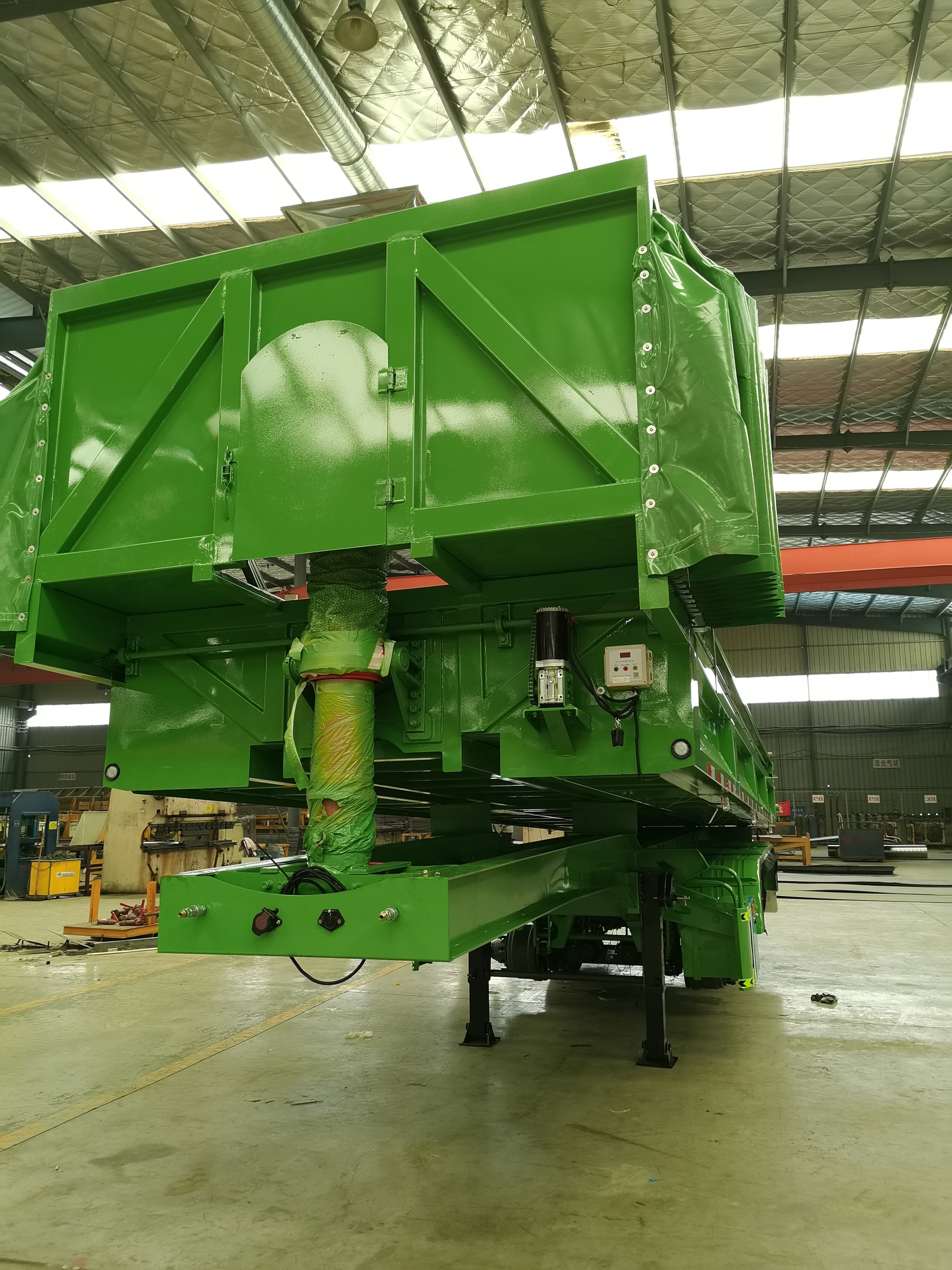 60T Rear Dump Trailer 3 Axle Hydraulic Cylinder Ending Tipper Semi-Trailer with Materials
