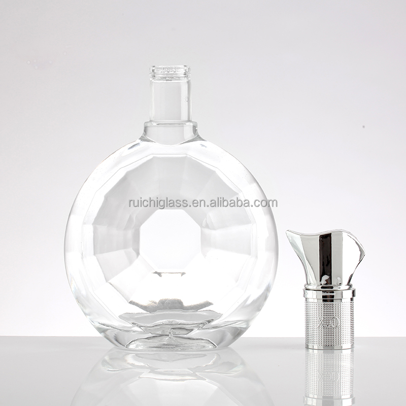 Base Material Super Flint Glass 750ml Empty Vodka Brandy Bottle for Beverage Industry