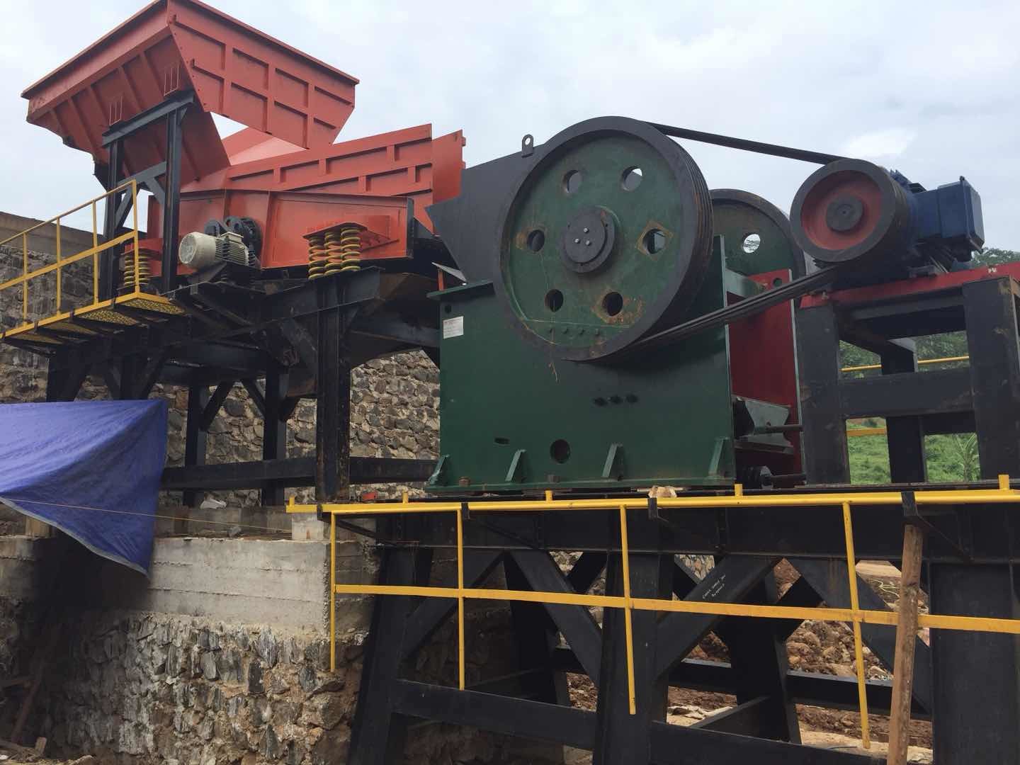 Simple Construction Jaw Rock Crusher Driven By And Motor