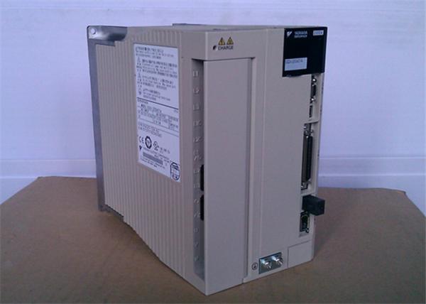 Yaskawa ServoPack Industrial Servo Drives SGDS-04A15A 400V 2.8A